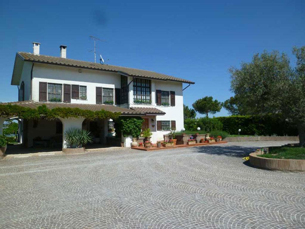 Villa Dolcevita San Costanzo Ngoại thất bức ảnh
