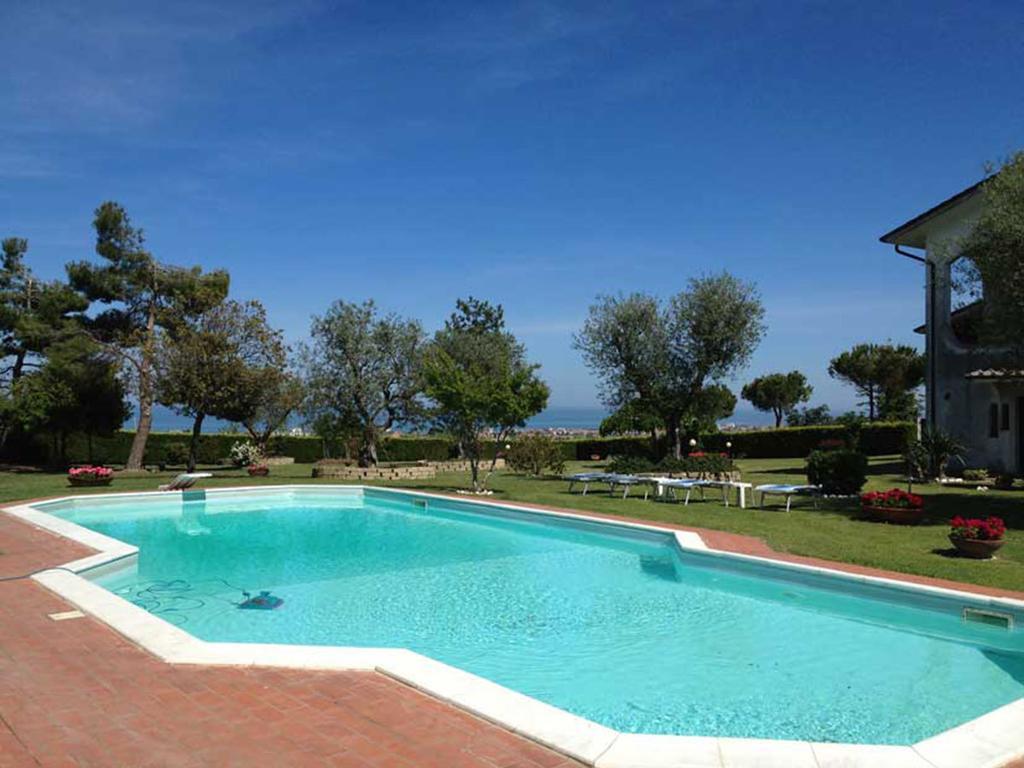Villa Dolcevita San Costanzo Ngoại thất bức ảnh